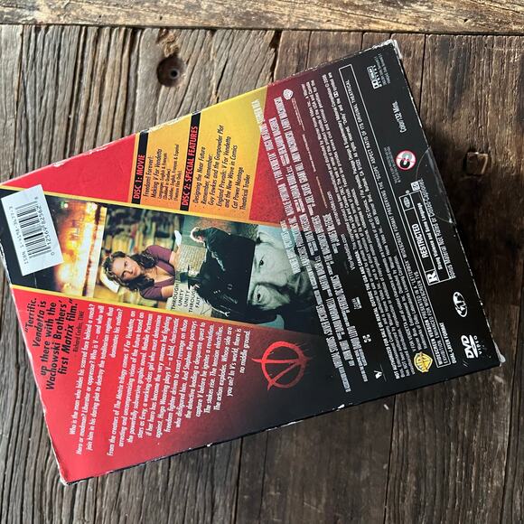 V for Vendetta 2-Disc Collector's Edition (DVD) Complete w/ Mask & Cards JL - Picture 7 of 8